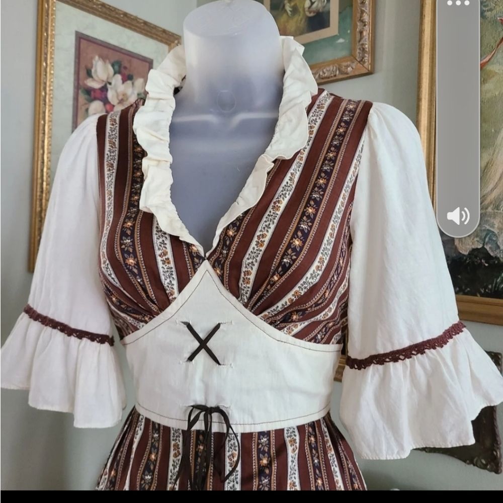 1970s Vintage Maxi Dress - Picture 2 of 12